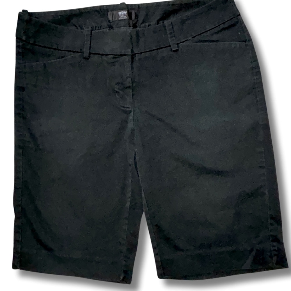 Mossimo Black Bermuda Shorts Women’s Size 8